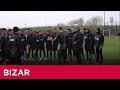 Ron Vlaar in duikpak naar training | Classic
