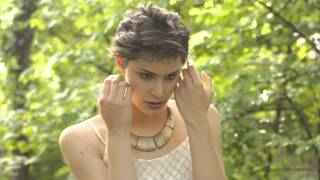 preview picture of video 'Biancaneve nel bosco'