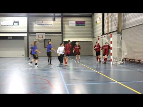 DZV'82 Da1 -  Quick 1888 Da1 - Doelpunt Mariam Chaoui (5-1)