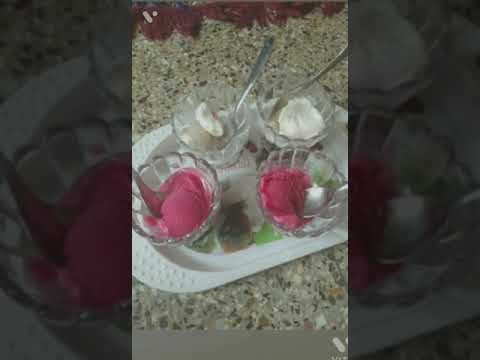 Homemade vanila and strawberry icecream 🍨🍨