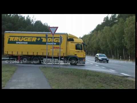 Szene 27 Gigaliner an Autobahnauffahrt in Mecklenburg