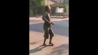 Download lagu Video Lucu Orang gila Joget mp3