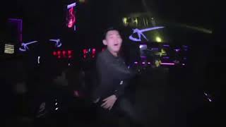 Download lagu Ambilkan gelas....versi dj mp3