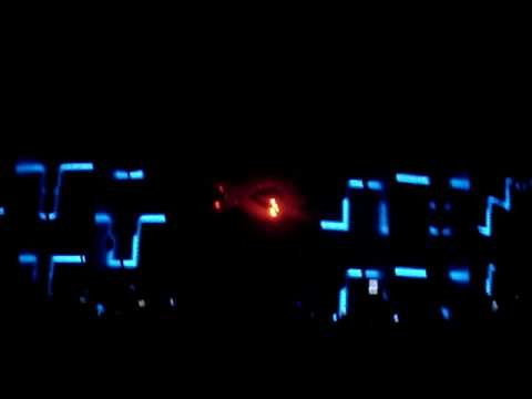 Showtek X-Qlusive Sydney - Showtek Intro