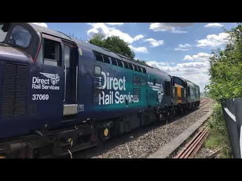 Class 37s 37069 & 37059