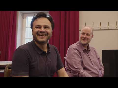Der Studienleiter und der Tenor: Alan Hamilton und Atalla Ayan | Staatsoper Stuttgart