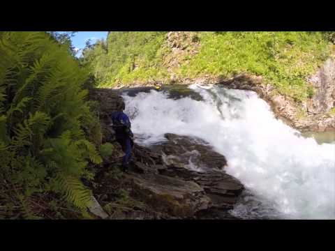 Extreme Norway Kayaking Treats, EPIC Carnage, tunnel drop, nosebreaker, showerboof and more!