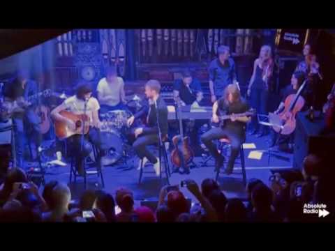Kasabian - Praise You + L.S.F. (Acoustic)