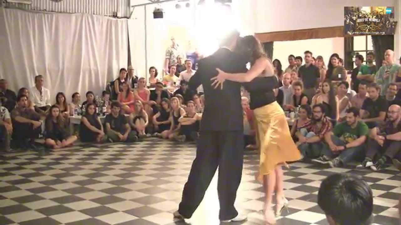 Yamila Ivonne y Rodrigo Forti en La Bicicleta practica de tango