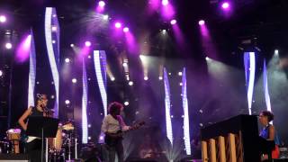 "Maria Gadú + Alicia Keys" - Bela Flor + Fallin' - live in Orlando [Vídeo Oficial]