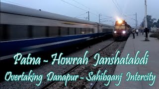 preview picture of video 'Patna JanShatabdi Overtakes Danapur-Sahibganj Intercity Express At Fatuha'