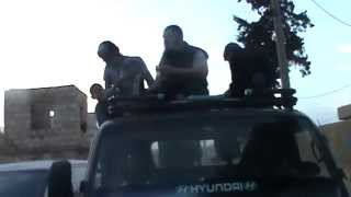 Mittagspause am Lebensmittel & Medizin -Taxi (Syrien)  - Ansaar Düsseldorf