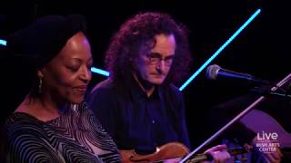 Martin Hayes, Dennis Cahill, Cassandra Wilson, Kate Ellis, and Thomas Bartlett play "Harvest Moon"