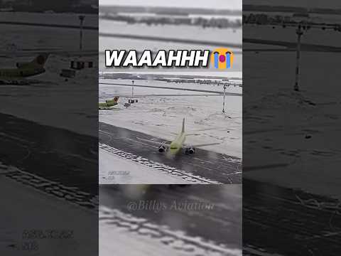 S7 Does NOT Like The Snow😂 #aviation #meme #funny #short #cute #snow #canada