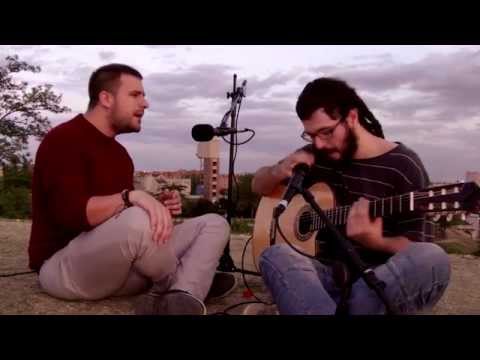 Alvaro Ruiz y Alberto Leal. Tema original "De dentro a fuera"