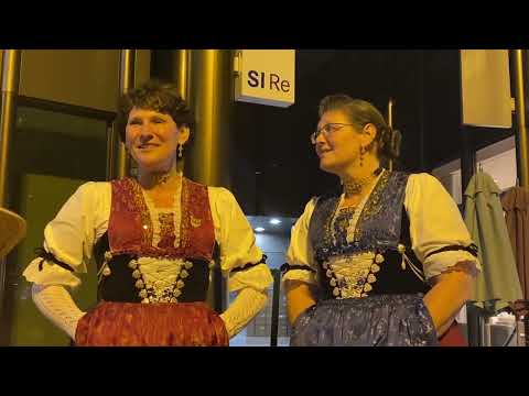 Eidgenössisches Jodelfest in Zug Jodelduett Dunja & Olivia 💐🍀💐