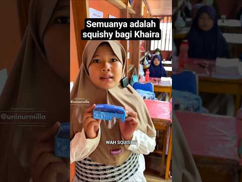 Ketika siswa mengira semua barang di kelas adalah squishy