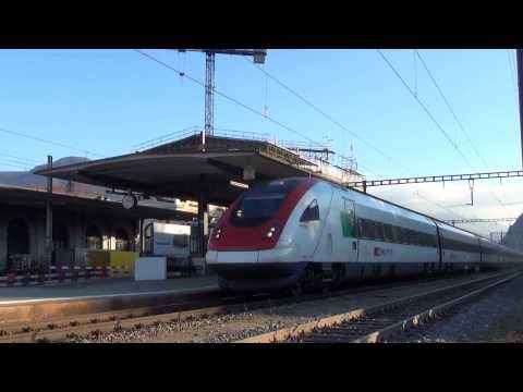 SBB ICN InterCity-Neigezug RABDe 500 in partenza da Lugano