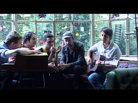 Bedroomdisco TV: A Heart Is An Airport - "Temporary Slowdown" & mehr akustisch