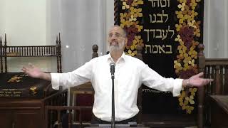 עושים חירות - יצחק זאגא - פסח תשפ"ה (הרב יצחק חי זאגא) - התמונה מוצגת ישירות מתוך אתר האינטרנט יוטיוב. זכויות היוצרים בתמונה שייכות ליוצרה. קישור קרדיט למקור התוכן נמצא בתוך דף הסרטון