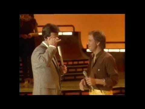 Dick Clark Interviews Kelly Groucutt - American Bandstand 1983