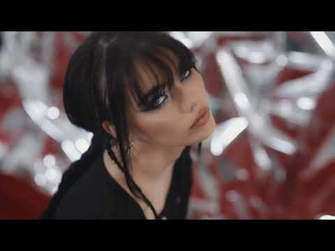 Disturbia x Xowie Jones