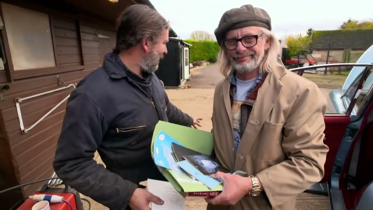 Watch video Junk & Disorderly - The Daimler 2.5 V8/V8-250 Now Junk & Disorderly - The Daimler 2.5 V8/V8-250