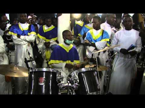 ECC - Pélérinage sèmè 2014 - messe de minuit - animation 8