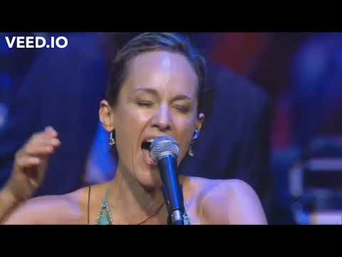 Globus - Preliator (Lisbeth Scott) Live - Subtitles English/Latin