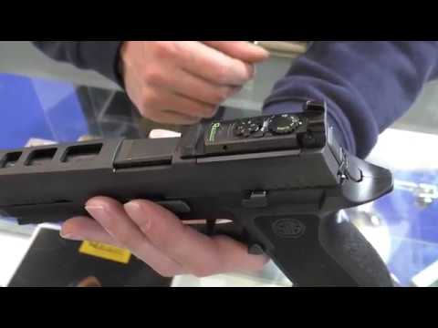 IWA 2019, Q-Sight, Cross Industries 10er Magazin