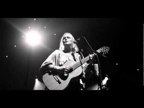 Videoclip de Black Notebook — Ane Brun