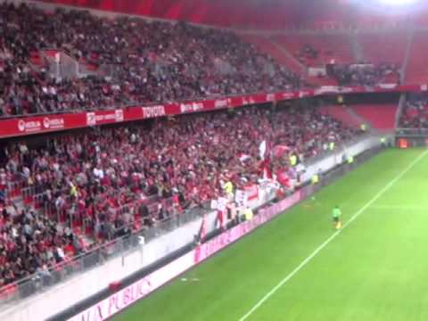 ambiance du kop au stade du hainaut durant  VAFC 0 - 0 brest