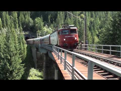 Tren IR1833 Iasi - Timisoara Nord iese din tunel si trece pe viaduct - 22.07.2016