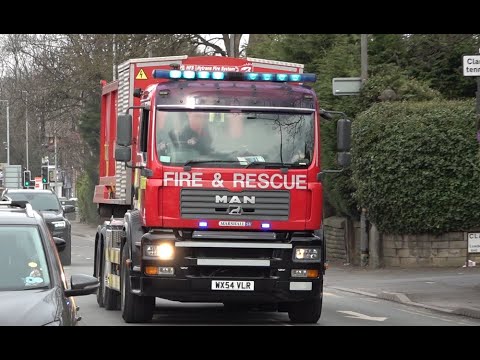 *TWO TONES* Stretford High Volume Pump HVP Responding - Greater Manchester Fire And Rescue Service