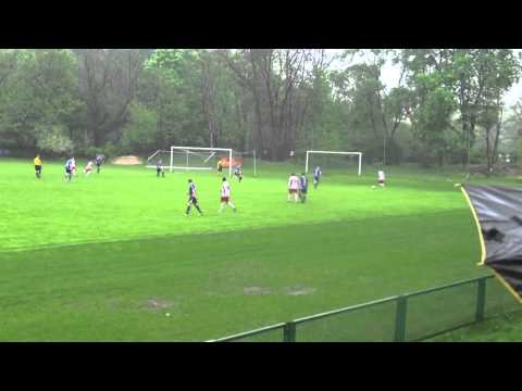 Sensacja. Drukarz Warszawa - UKS Łady 0:1. Tak padła bramka.