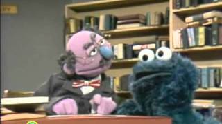 Sesame Street: Cookie Monster In The Library