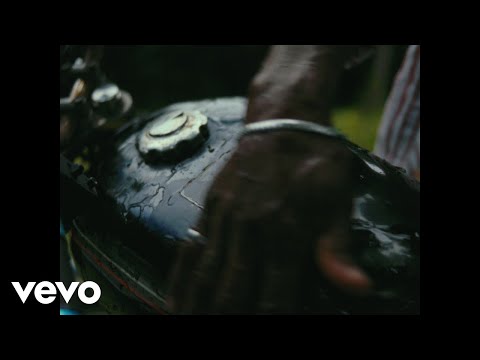 Vicente García - Voy en Coche (Official Lyric Video)