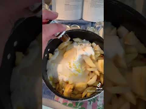 Canning Peach Pie Filling // Homemade Peach Pie