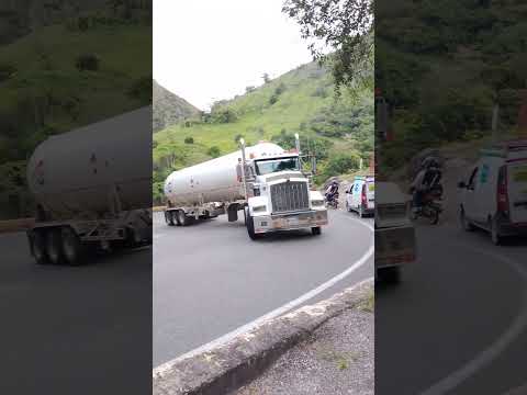 pericongo queda ubicado al sur del departamento del huila entre Altamira y timaná