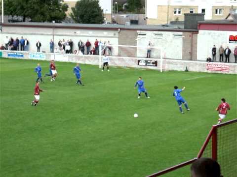 Linlithgow Rose v Bathgate - 28/08/10 - Gary Kelly Curling Shot