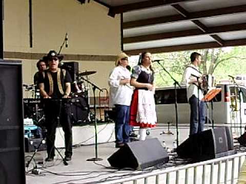 Du Du with Brave Combo