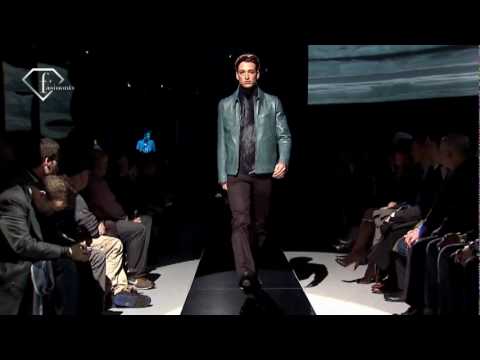 fashiontv | FTV.com - VERSACE MAN   F/W 2009/10 MILAN