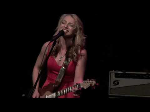 SAMANTHA FISH TRIO, complete show January 2014 @ Callahan's Music Hall.