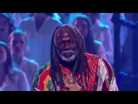 English subtitles, Tiken Jah Fakoly’s “Plus Rien Ne M’étonne” is a bold Anthem of Freedom