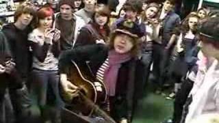 Ben Kweller sing On My Way