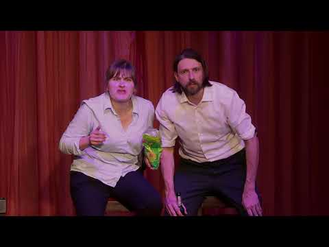 Weltkritik deluxe schaut Fußball