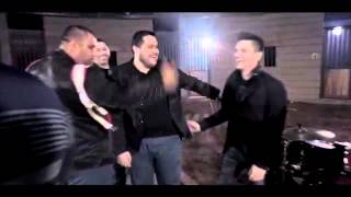 Regulo Caro - El Escudo Del Chavo (Detras De Camaras)