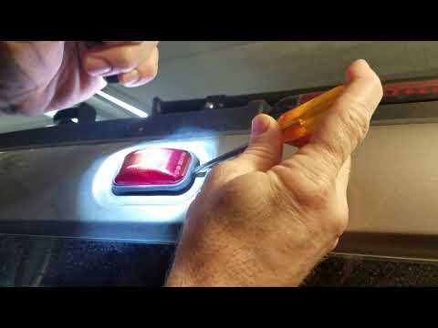 HUMMER H2 tailgate marker light bulb replacement