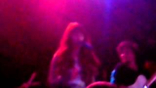 Bethan Mary Leadley - Left the Broken (Live)