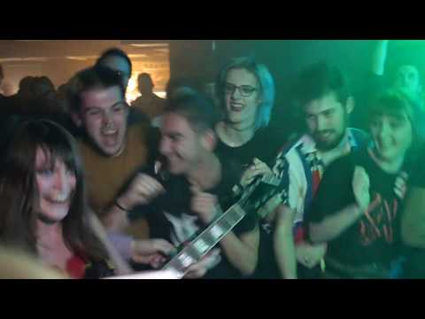 Calva Louise - Cruel Girl live Yes Basement, Manchester 01-12-19